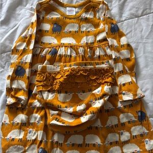 Hanna Andersson Mustard Yellow Sheep Print Ruffled Toddler Dress Set 90 (3T)